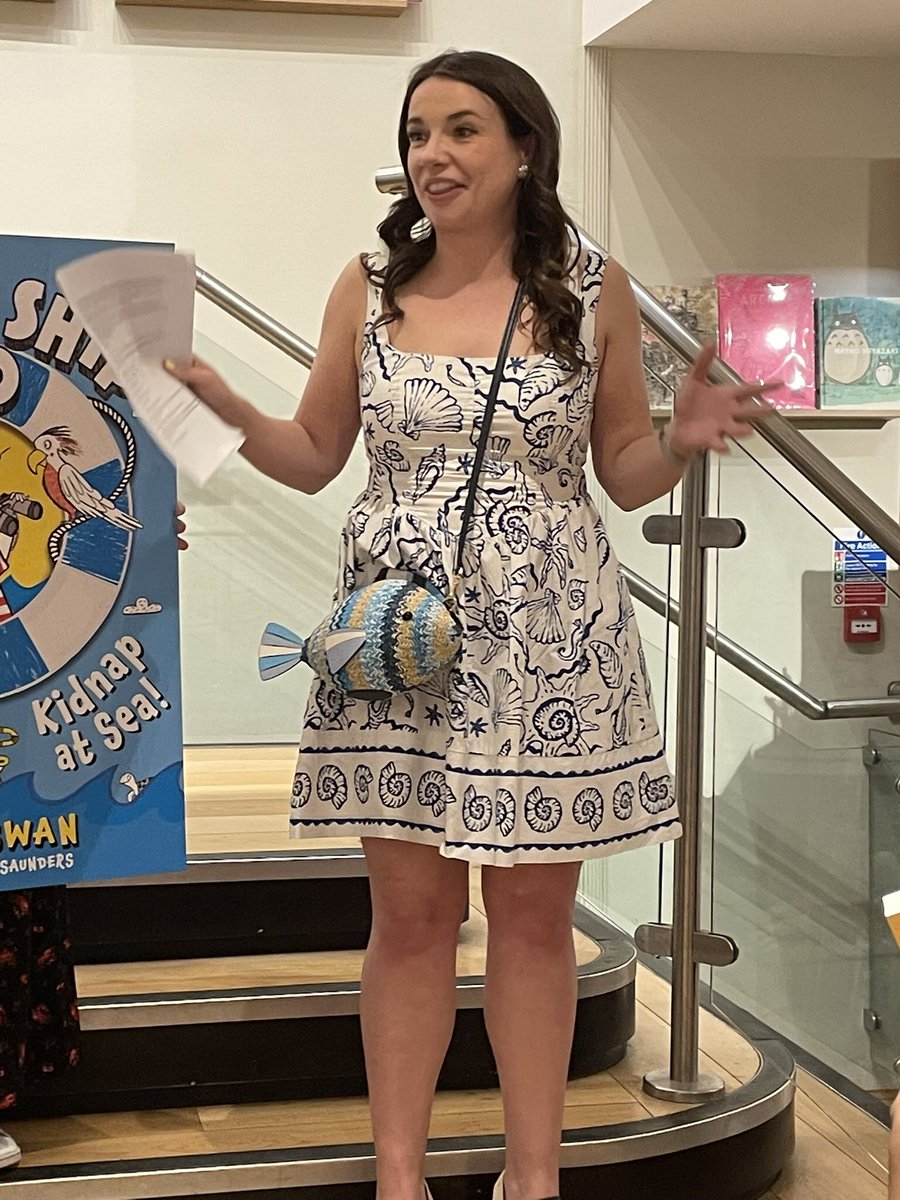 Jacqui Sydney 📕 tweet media