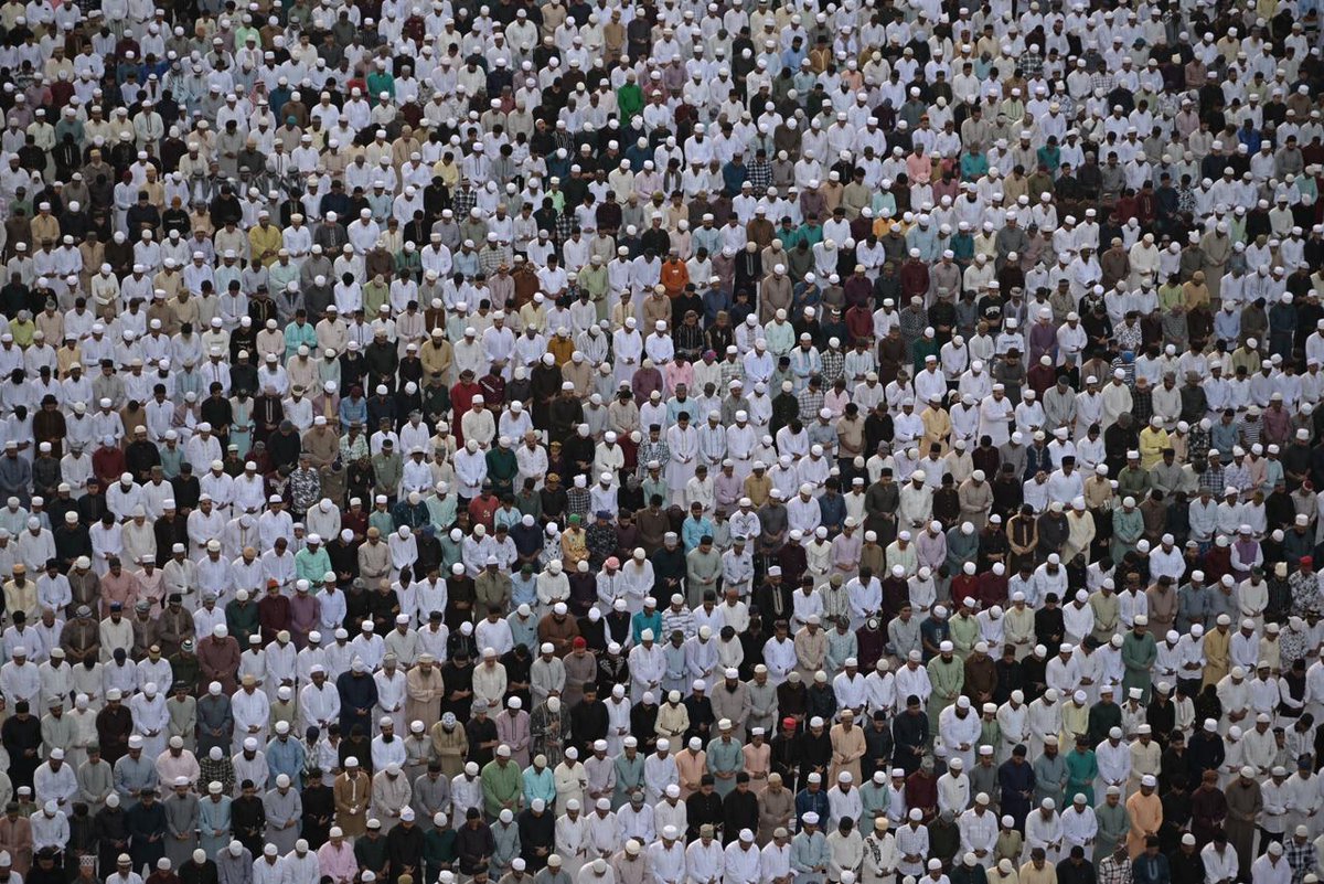 Blackout tweet media