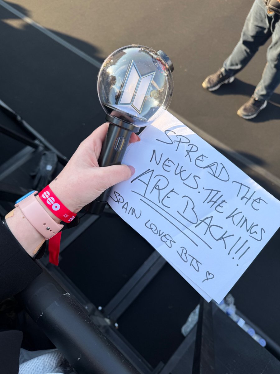 living my best life⁷ tweet media