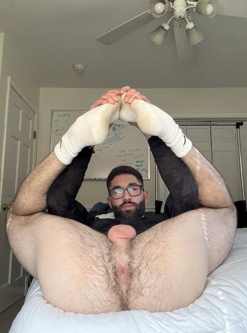 deliceptual's tweet photo. Rt if you’re into a hairy ass 😁🍑 #gay #men #bubblebutt @FarmerB28 https://t.co/kcBoIDiAb2
