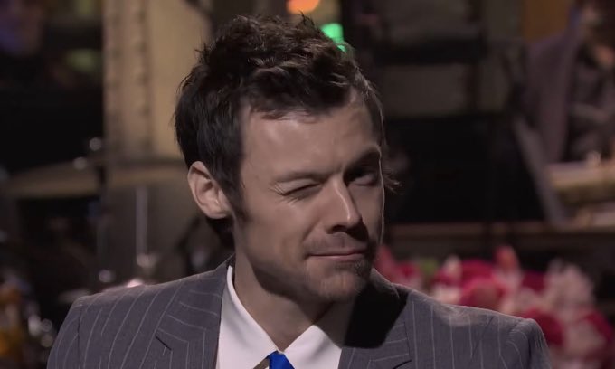 how did mia get here? 💋🪩 tweet media