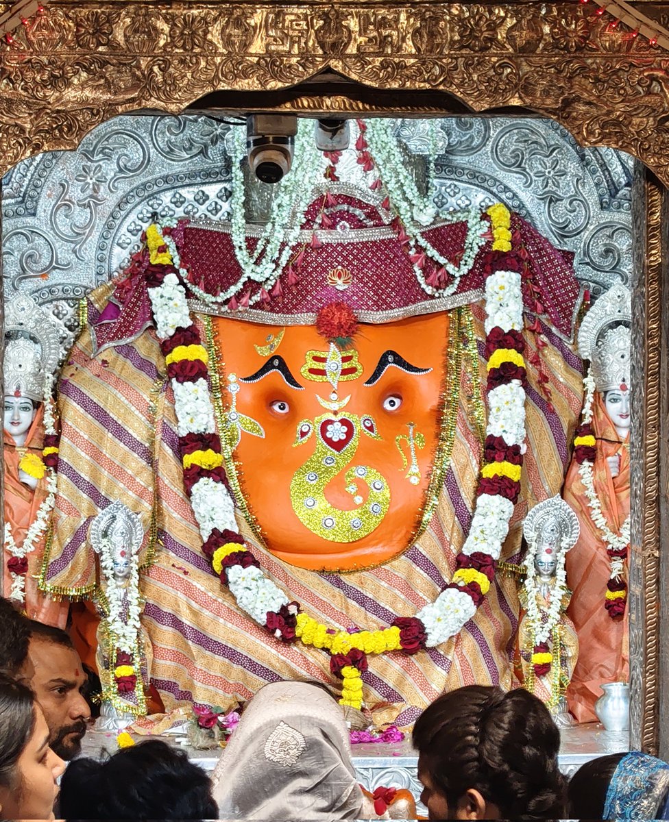 Uma Pathak tweet media