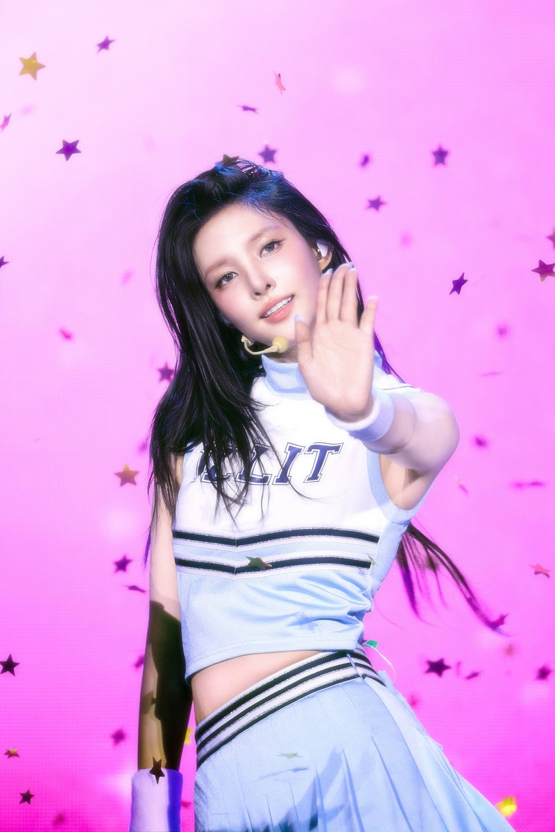 ILLIT official tweet media