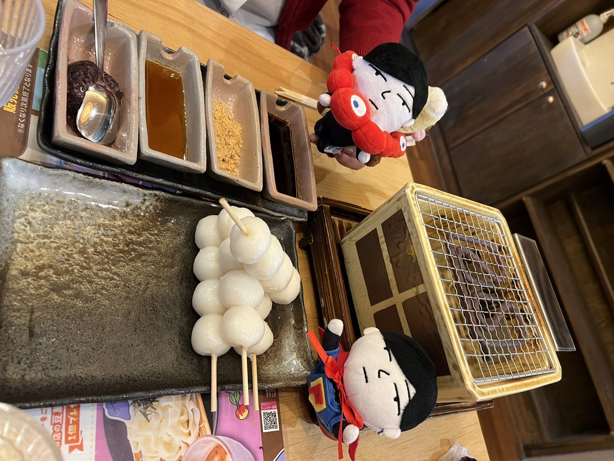 ミャクミャクピアノ見てきた
今日は弾けなかったけど
ミャクミャクがいた✨✨

フライングふみちゃんの衣装をスーパーマンにしたんだけど
ちょうどミャクミャクカラーで
かわいい
スタバもだんごも美味しかった✨✨