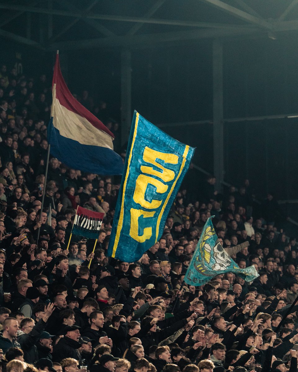 SCCambuurLwd's tweet photo. Schouders eronder en door 🫵
#CAMJAZ https://t.co/FggnwUb7aS