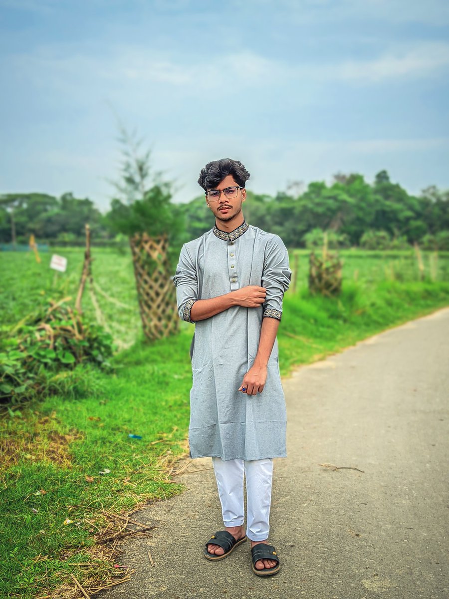 _Abid_Chowdhury's tweet photo. Eid Mubarak 🥰🌙🤗 
.
.
#EIDMUMARAK 
#happyday https://t.co/CuX30IFkn8