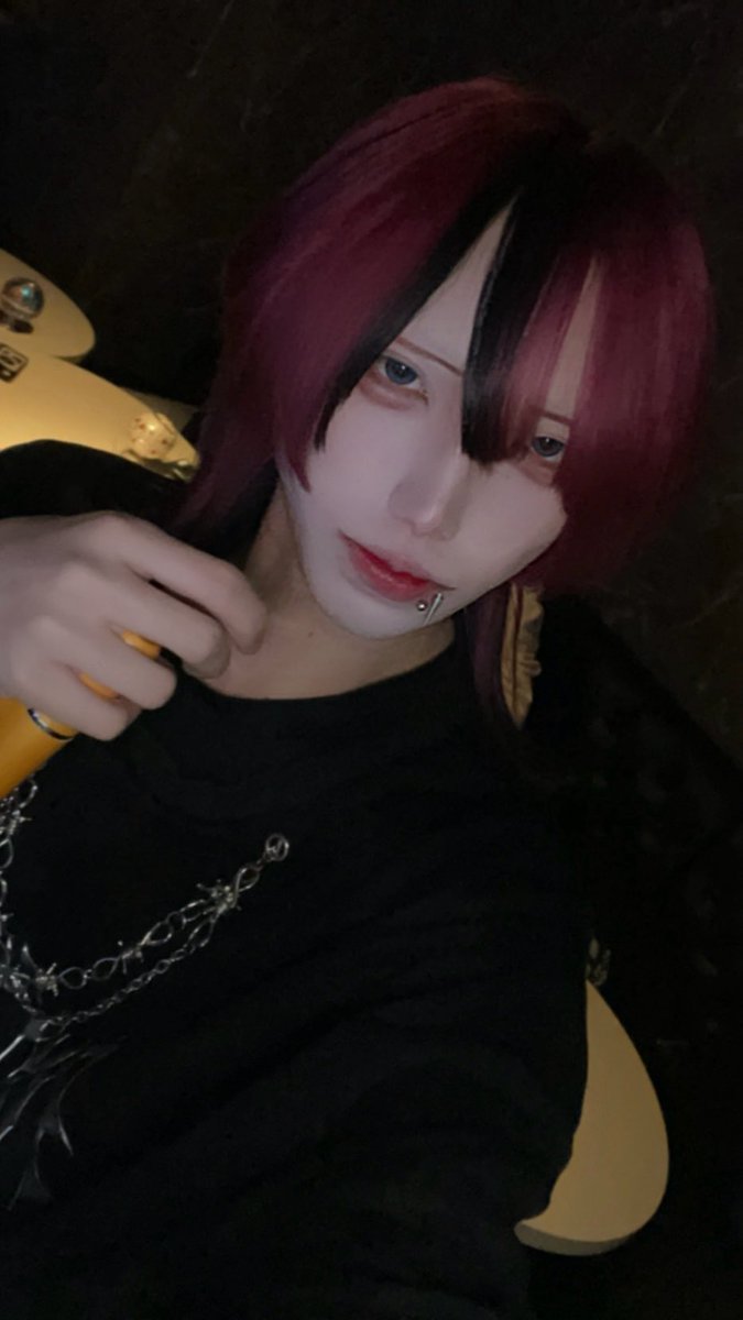 lealia39's tweet photo. 髪赤なった https://t.co/pqqLr97KfR