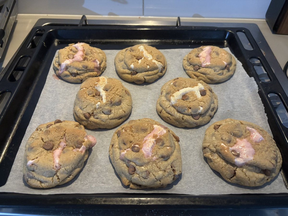 ℳℴℴ𝓃 tweet media