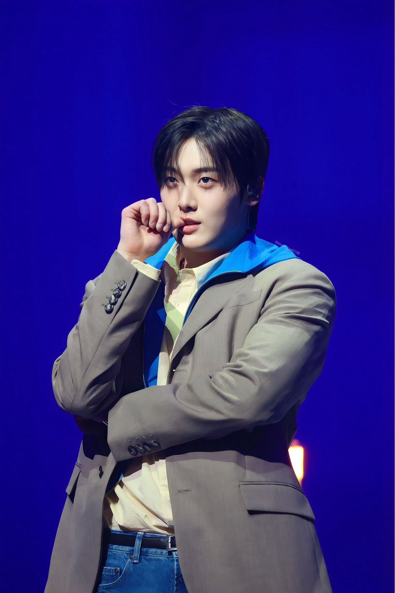 everglow for 彬 tweet media