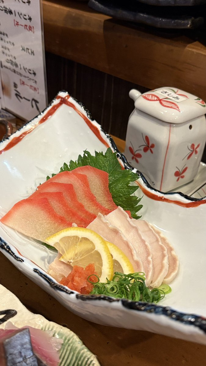 るある tweet media