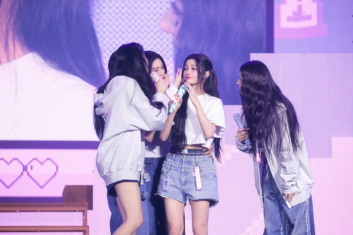 ILLIT official tweet media