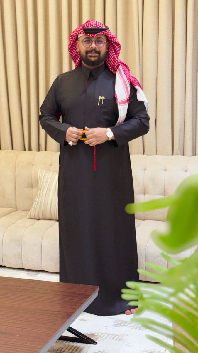 f_reeemi's tweet photo. كل عام وانتم بخير🖤 https://t.co/Cn9JRkoq2w