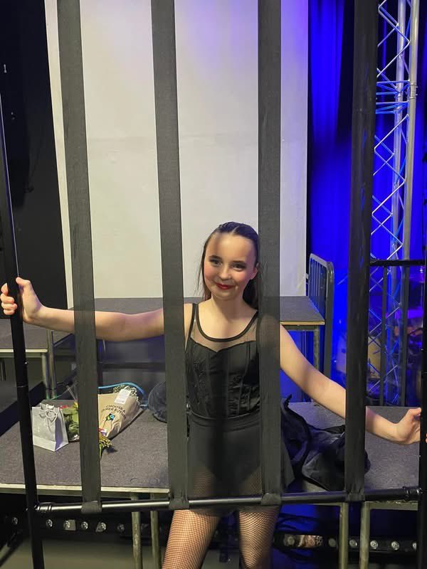 CraigRudders's tweet photo. Another top night watching our little lady do what she loves. Dare I say I like performing arts more than football now. #Chicago. Words needed when we got home though to discuss her potty mouth “Single my Ass!’ 😂😂 #Chicago #CellBlockTango https://t.co/x5vuofjMjz