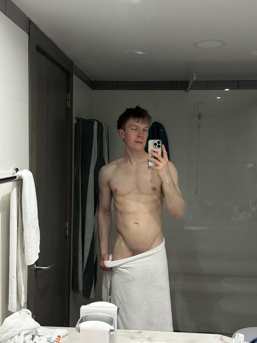 Jónas (but spicy) ✨ tweet media