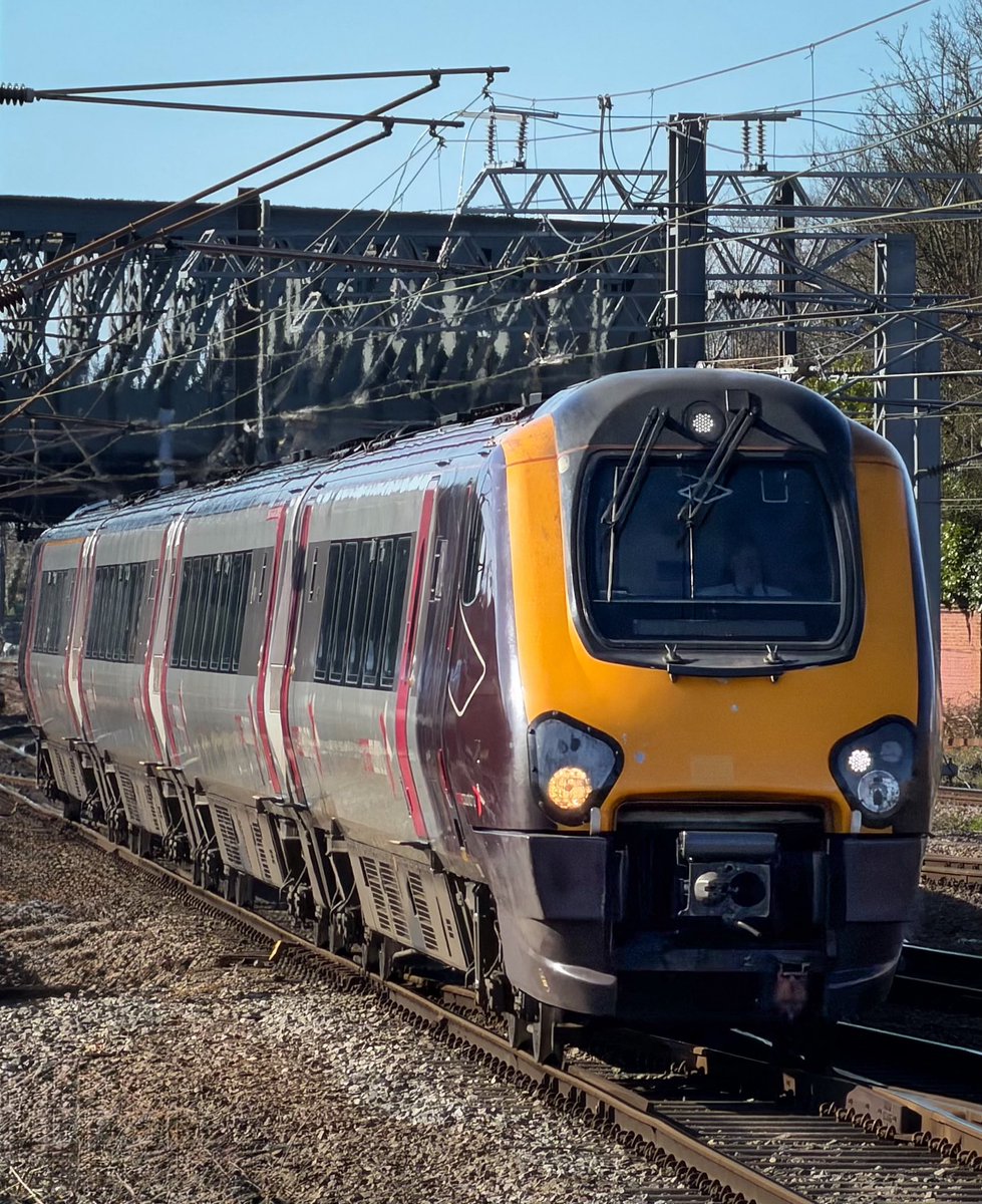 Miles and Chains tweet media