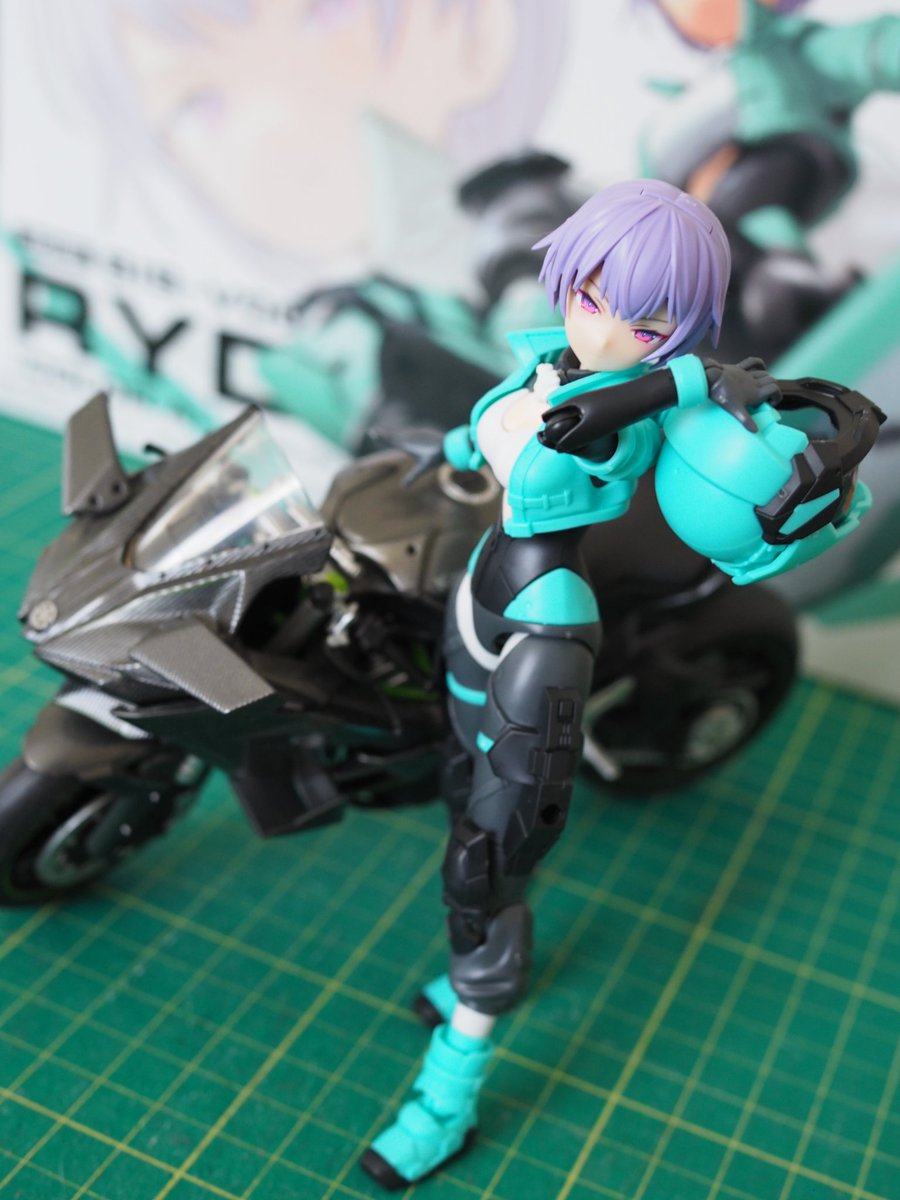 fluorstar's tweet photo. 一応、バイク乗れた🙌
そして、うちの猫😺 https://t.co/nqEZMBF77z