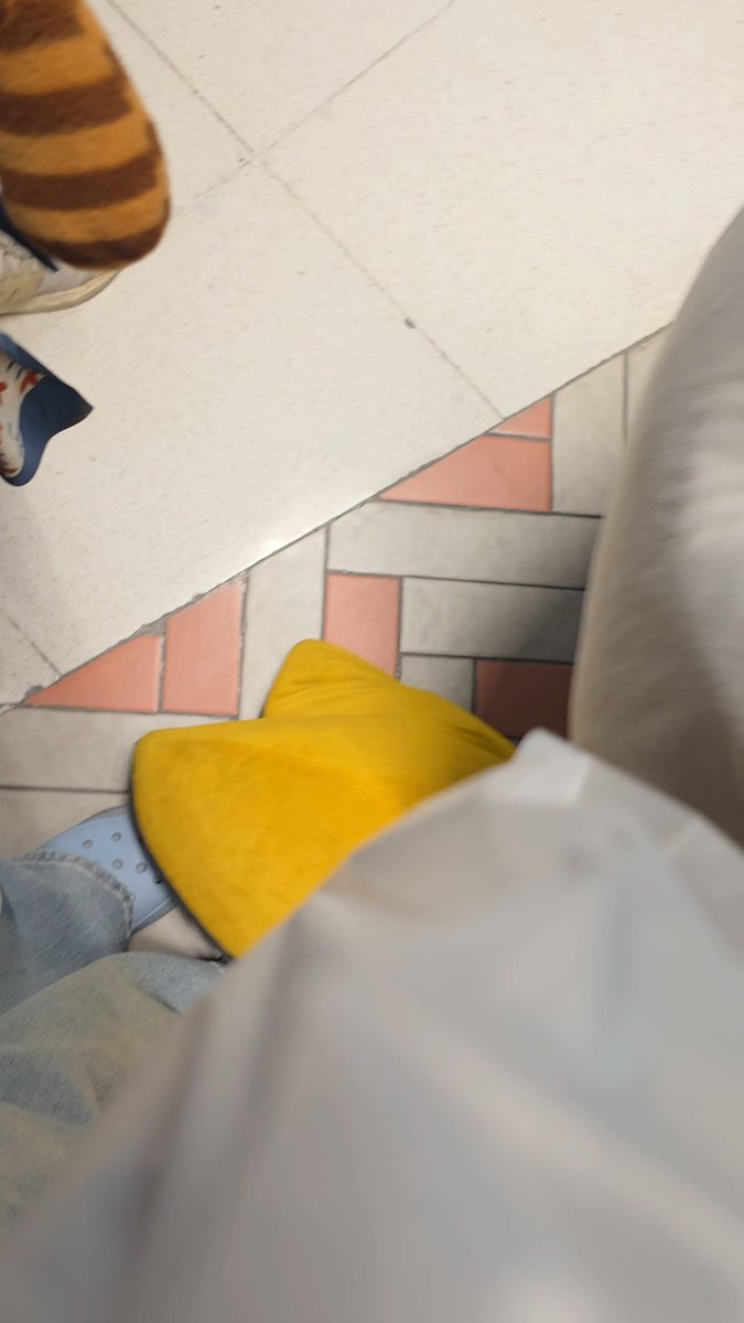 ใครจะไปคิด ว่าจากคนที่กลัวมาสคอต วันนี้จะโดนมาสตอตเหยียบตีน...