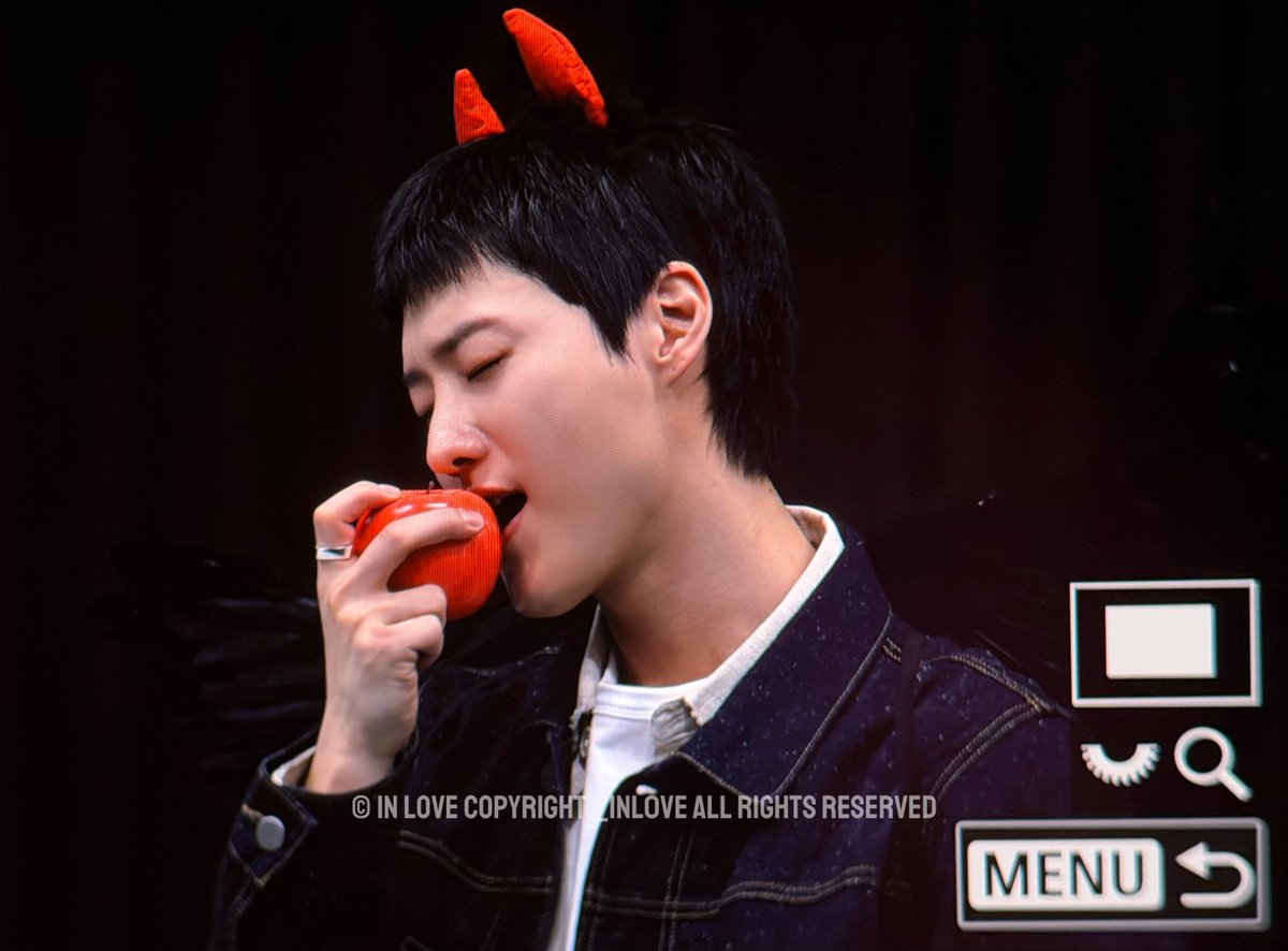 ɪɴ ʟᴏᴠᴇ tweet media