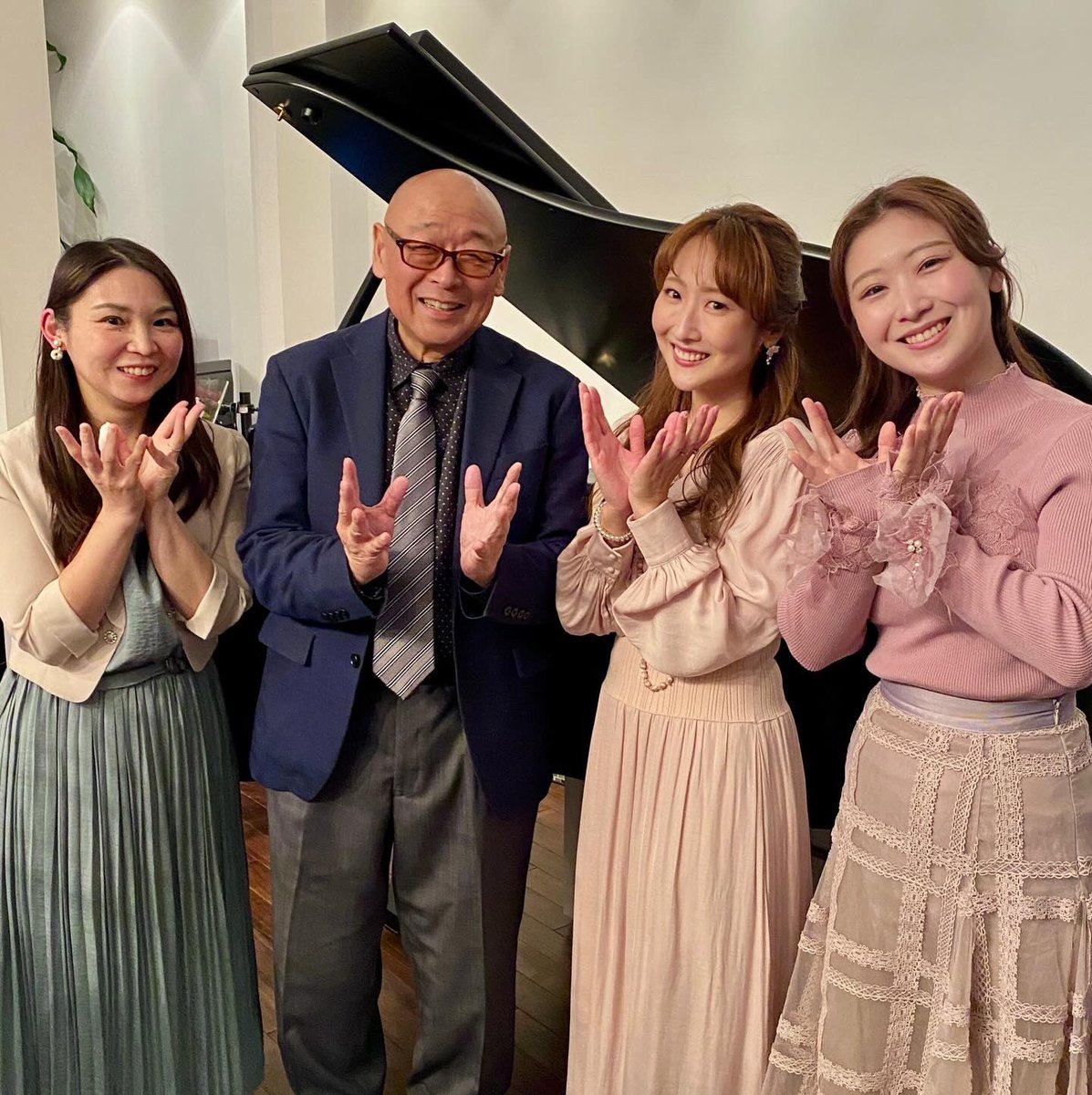 a_watanabe_'s tweet photo. Cantiamo! con Marie Vol. 3
2026.3.20
第3回春の歌をご一緒に♪
ソプラノ辰巳真理恵さん
ソプラノ小澤花音さん
ピアノ吉田彩さん
皆さんと春の歌を歌い楽しいひと時をありがとうございました😉
お菓子美味しかったよ😋
#CantiamoConMarie #辰巳真理恵 #吉田彩 #小澤花音 #MariesSalon https://t.co/2OQsQkomND