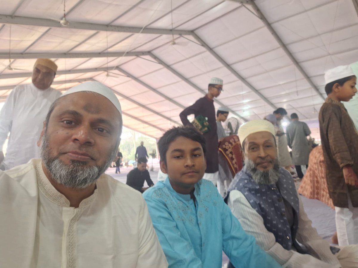 MHBhuiyan10's tweet photo. EID MUBARAK 🏵️❤️🌸🇧🇩 https://t.co/QjFEVa69Oi