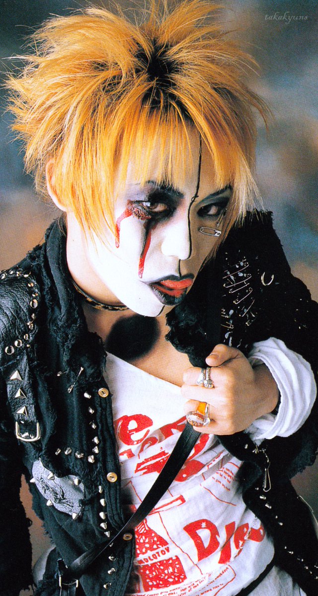 kyo posting tweet media