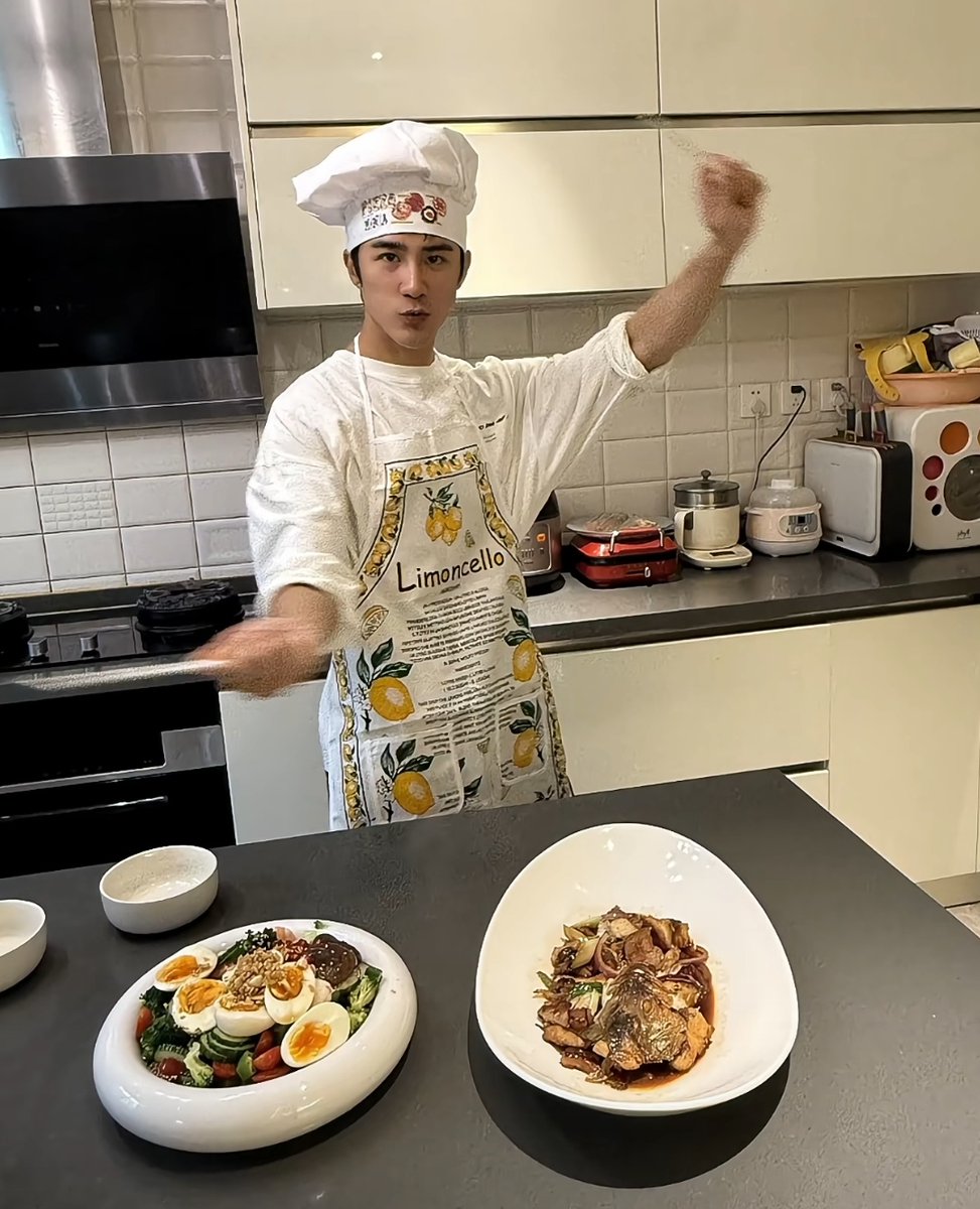 Holy Foley! tweet media