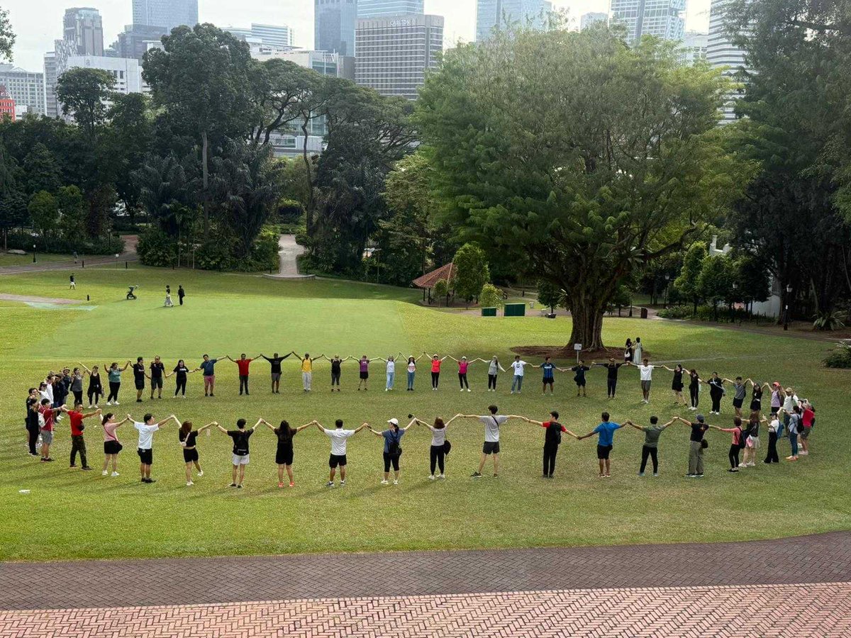 ronithchungath's tweet photo. I'm grateful that @Oracle supports our well-being and love how our teams in Singapore integrate wellness into their workday. Explore how #LifeAtOracle can support you too https://t.co/udKUi6NH4W 

#OracleWellness https://t.co/OWQXVh5PGq