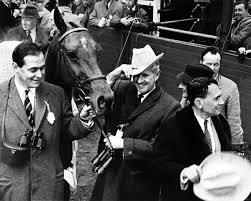 Mike Wass tweet media