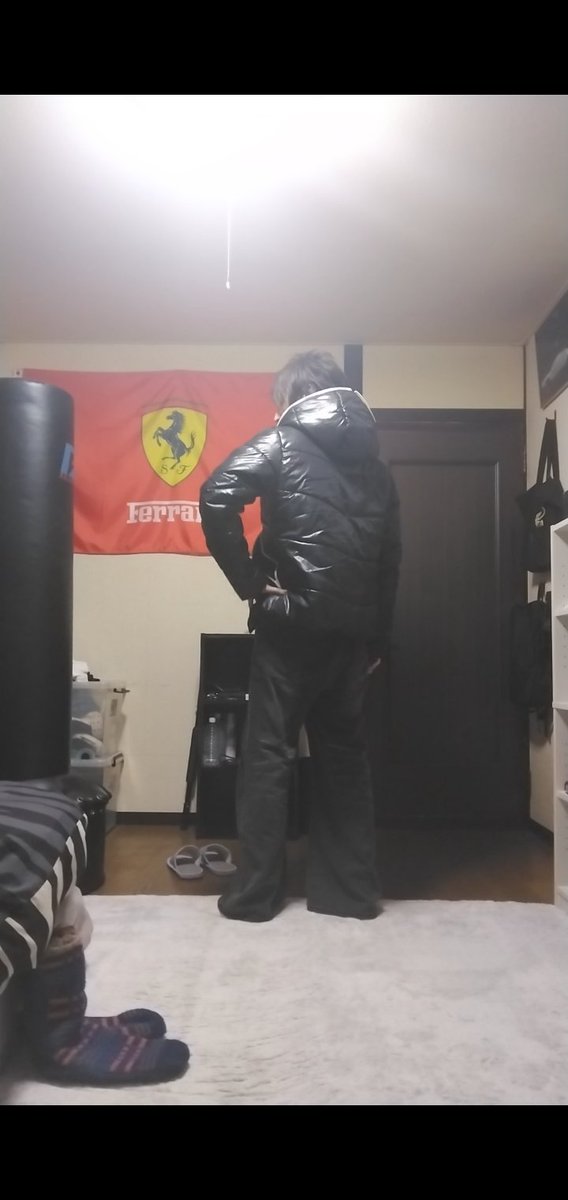 健康診断の結果聞いてきました。
身長が177cmから176cmに縮んでました。
これで俺もバッツとノクトと同じ身長に。
憧れの180cmには届かない人生でした！

じゃあ、仕事行ってきます。