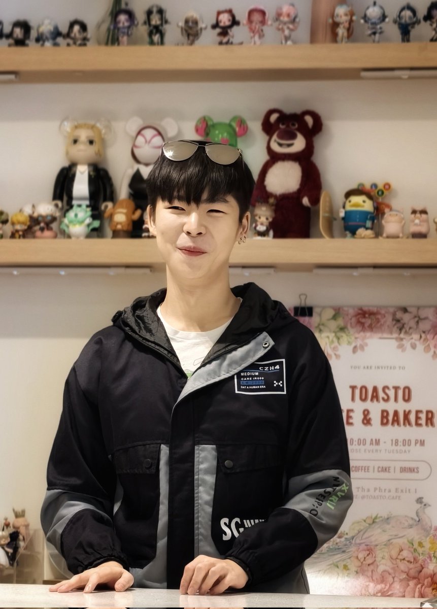 Rie 🪐🐇✨ tweet media