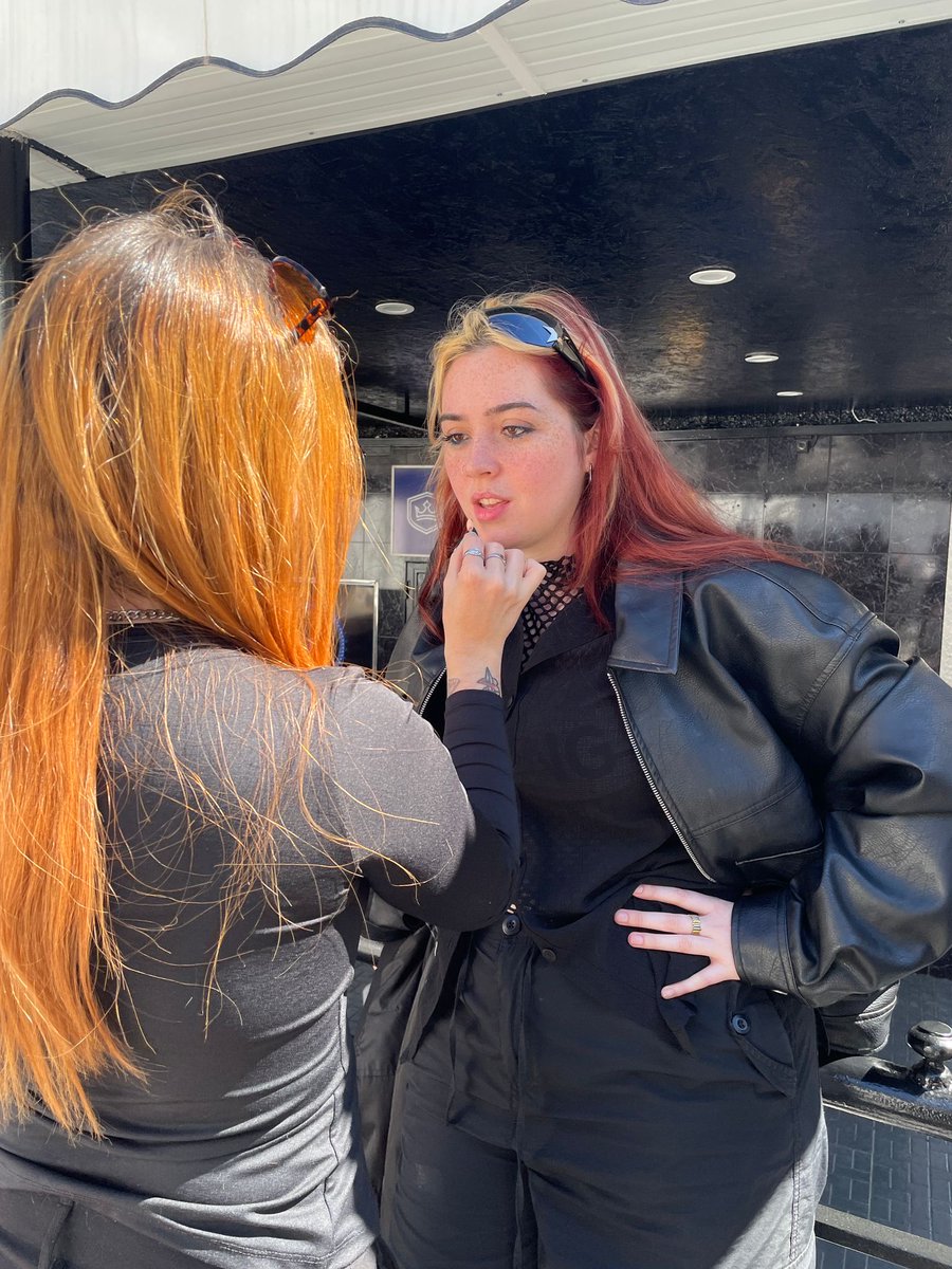 carbechann's tweet photo. un día como maquilladora y actriz ✨ https://t.co/QknUatw2Ky