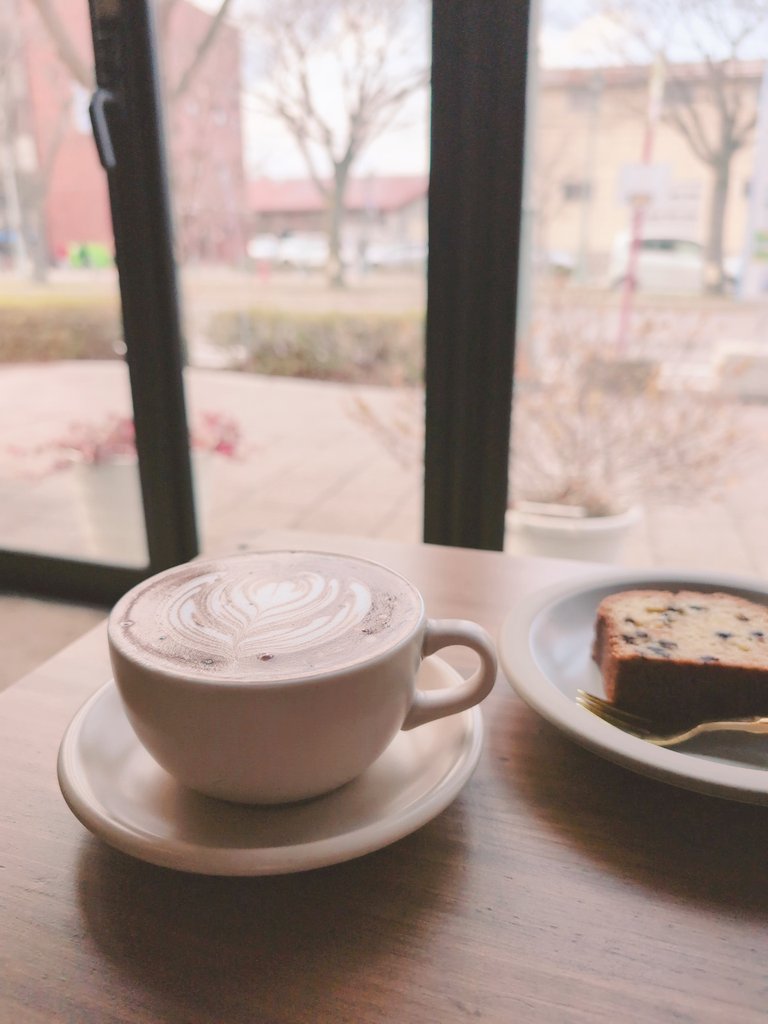 lilyalegre's tweet photo. ☕️🥧 https://t.co/eY1Y6SvkuJ