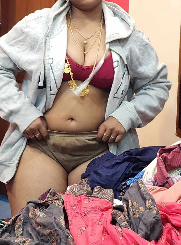 Poojja housewife tweet media