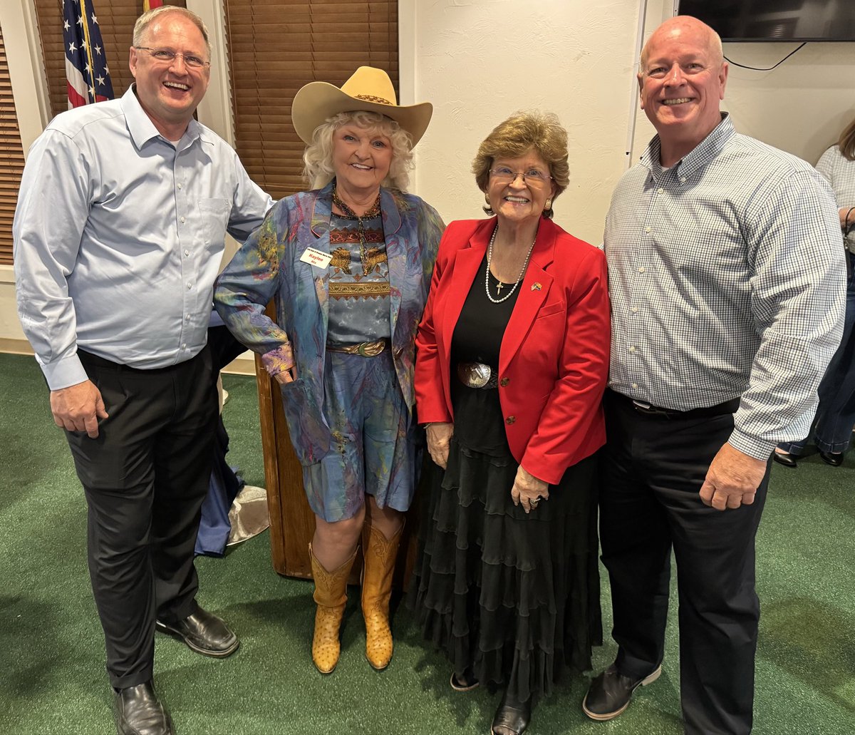 Kevin Thompson tweet media