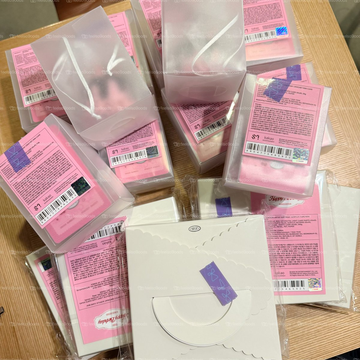9oodystuff_'s tweet photo. หิ้วด่วน แจ้งกู๊ดมาทางเดมได้เลยน้าา 🫶🏻 ของมีน้อยหมดไวคั้บ
#ตลาดนัดriize

Happy Birthday ANTON
MD เค้กวันเกิดแอนตัน 🎂

♡ acrylic cake box 850.-
♡ mini cake keyring 490.-
♡ ค่าส่ง 40.-

- ส่งกลับแอร์ 23/3, รอ 3-5 วัน
- ตัดบัตร +2%

dm สั่งซื้อ หรือทัก @feelso9oods 🫶🏻 https://t.co/c6UUov4vNZ