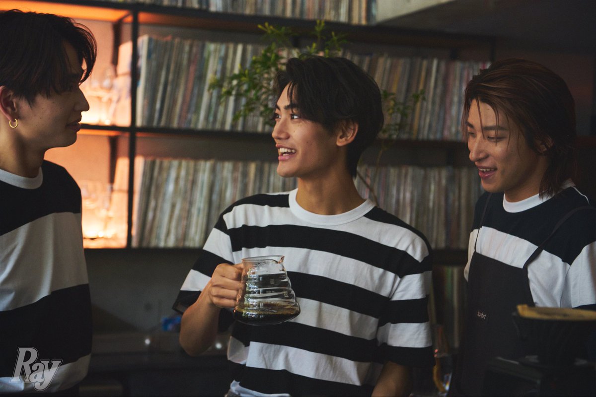 mag_ray's tweet photo. ★――――――――――――★
#WATWING 連載企画
「#おれたちの1ページ 」
ベストオブ編集長 結果発表
★――――――――――――★

たくさんの読者のみなさまから
投票いただきありがとうございました📨

白熱したバトルの中、
ベストオブ編集⻑に輝いたのは......

⭐️🪽 #髙橋颯 くん 🪽⭐️

颯くんが担当した企画は
 
カフェ店員となりバリスタ体験をした
2025年Ray5月号 Vol.5【インターン】
こだわりのレイアウトと写真の自然体の姿が印象的でした☕️

そして

壁1面にペイントアートをほどこした
2026年Ray1月号Vol.11【未来】
素敵なテーマにあった明るい絵で読者を魅了しました🖼🎨

颯くんのスペシャルページは
2026年7月号(5月22日発売)に掲載されます⭐️

みなさんはどんなページが見たいですか？♡
ぜひお楽しみに🪽