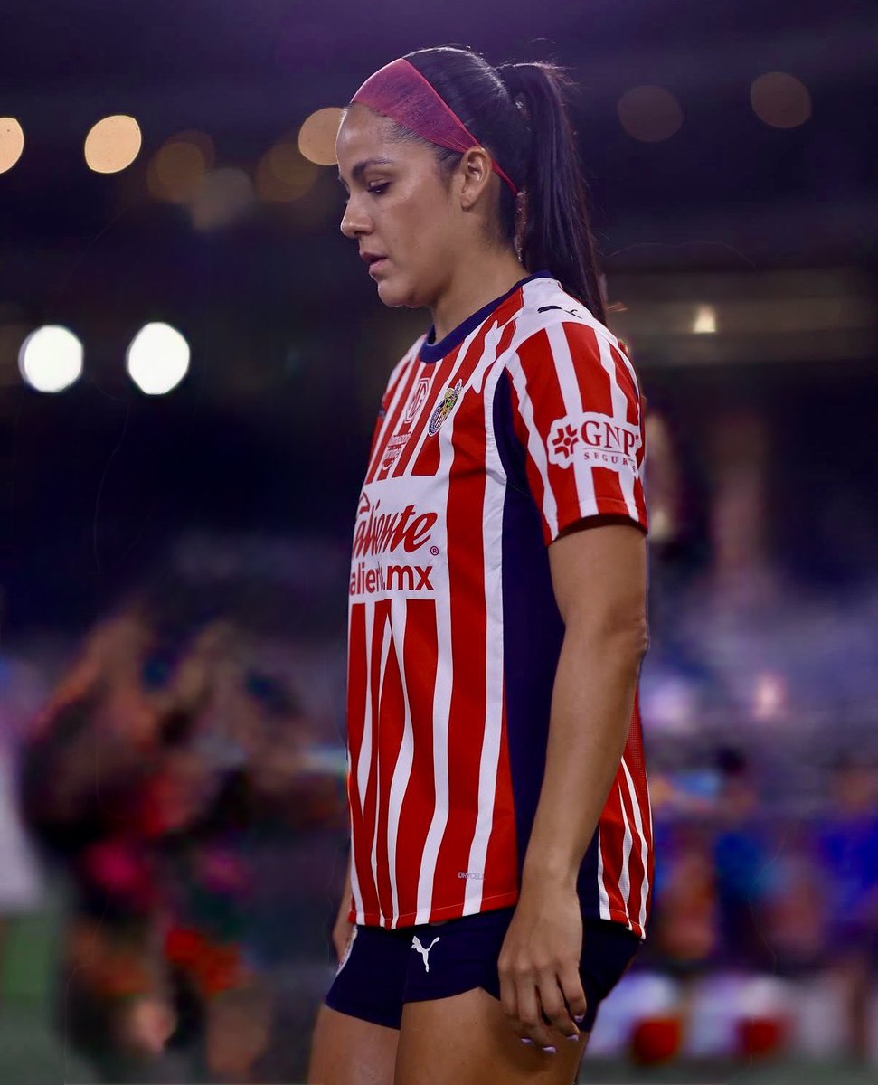 Bendito el día que llegó Cristina Ferral a <a href="/ChivasFemenil/">Chivas Femenil</a> 🐐👑