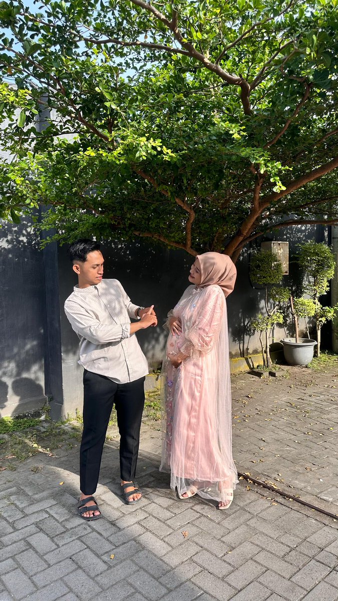 tyonugrahas's tweet photo. Lebaran bersama dede utun, sehat sehat cinta 🫶 https://t.co/ra4SWnnAsM
