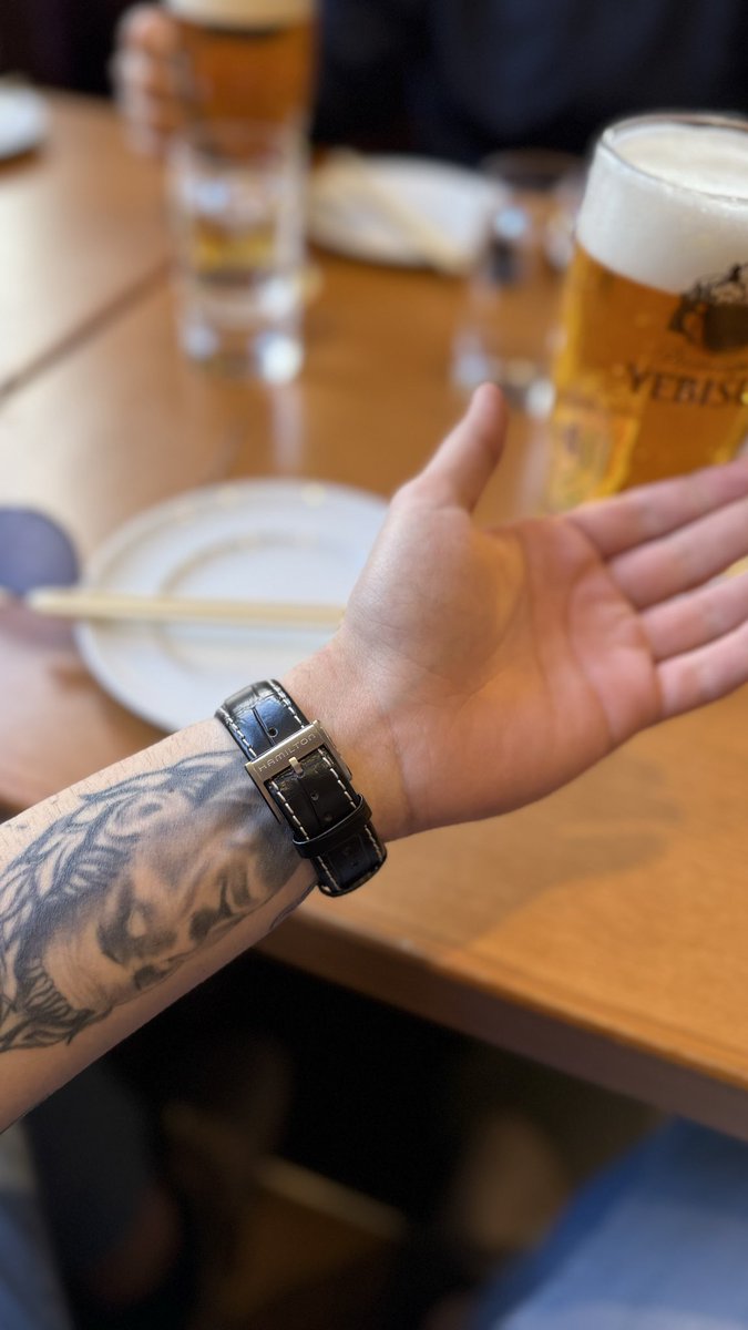 minikforza's tweet photo. Bir hayale daha kavuştuk. Japonyadan hem bir bayram kutlaması hem de bir #wristhcheck yapmış olalım. Hamilton Khaki Murph 38 🫰🏼✅ https://t.co/kBzCGIJ9H5