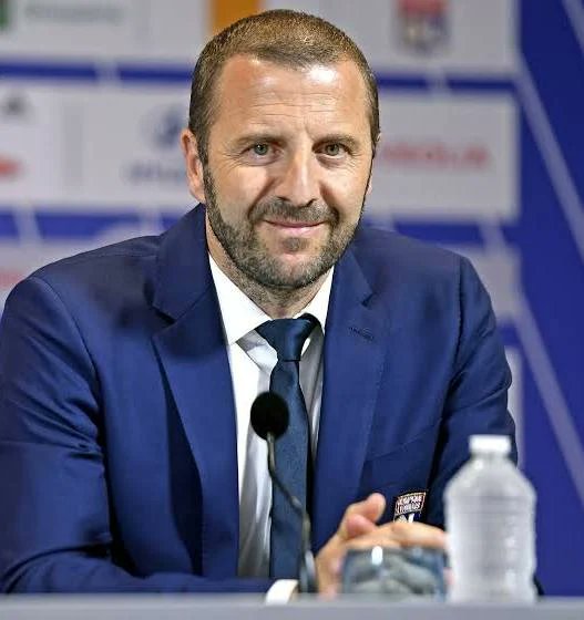 Sebasnissa tweet media