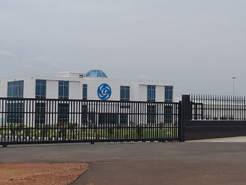 AndhraNexus's tweet image. Ashok Leyland produces 609 buses in a year since its Mallavalli plant inauguration 🚍

800 employees working at the plant, with most buses supplied to Maharashtra State Transport

Soon EVs will be made at the plant, MoU already signed with AP Govt.
#Vijayawada #AndhraPradesh