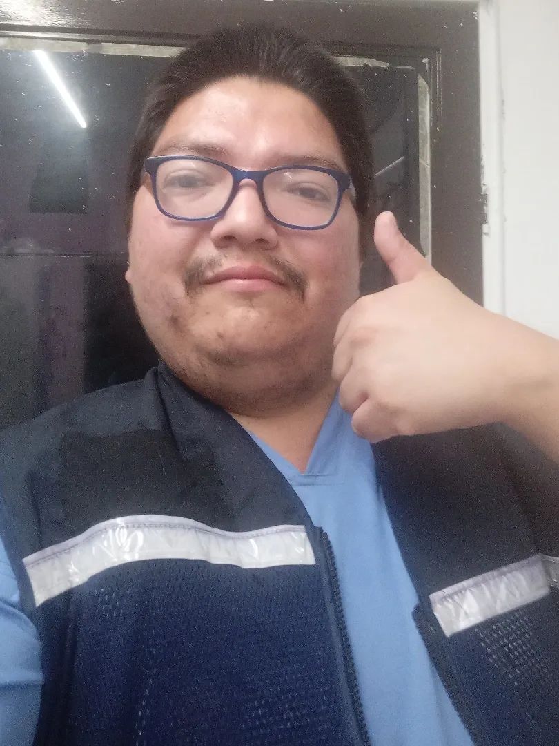Salrez77's tweet image. #SelfieTime #FelizSabado Pues yaaa listo termino el dia de hoy en el #WorkTime #VeterinariaTime pues #QueBendicion a descansar se ha dicho hasta el martes será otro gran dia y a ver que pasa raza siii señor bueno bye 050/265