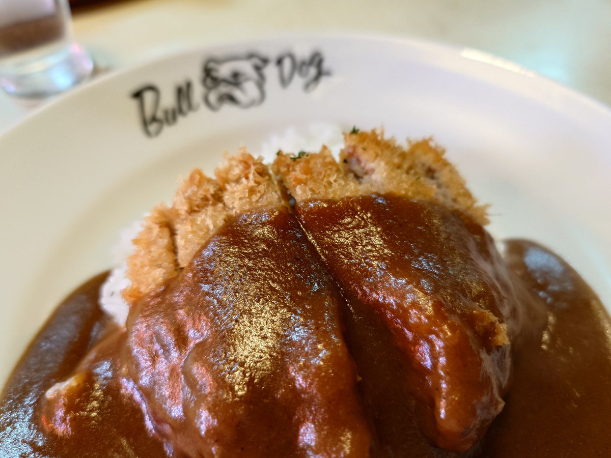 kuupuu3's tweet photo. 懐かしい味　
今は閉店してしまったけど、西条と桜三里のお店は、父との思い出いっぱいの味
Y田先生みたいに牛カツカレーは注文よーせんかった😂
ミンチカツカレーとカツカレー
見た目どっちか分からんやろ🤣 https://t.co/GHHt0ZAdqe