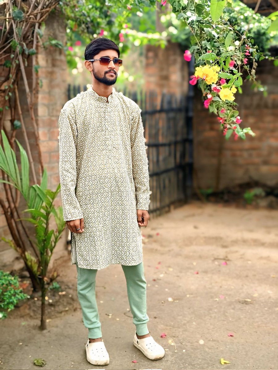 imarifmondal's tweet photo. Eid Mubarak ❤️
May this Eid bring joy and happiness. https://t.co/IF3MFGbKIm