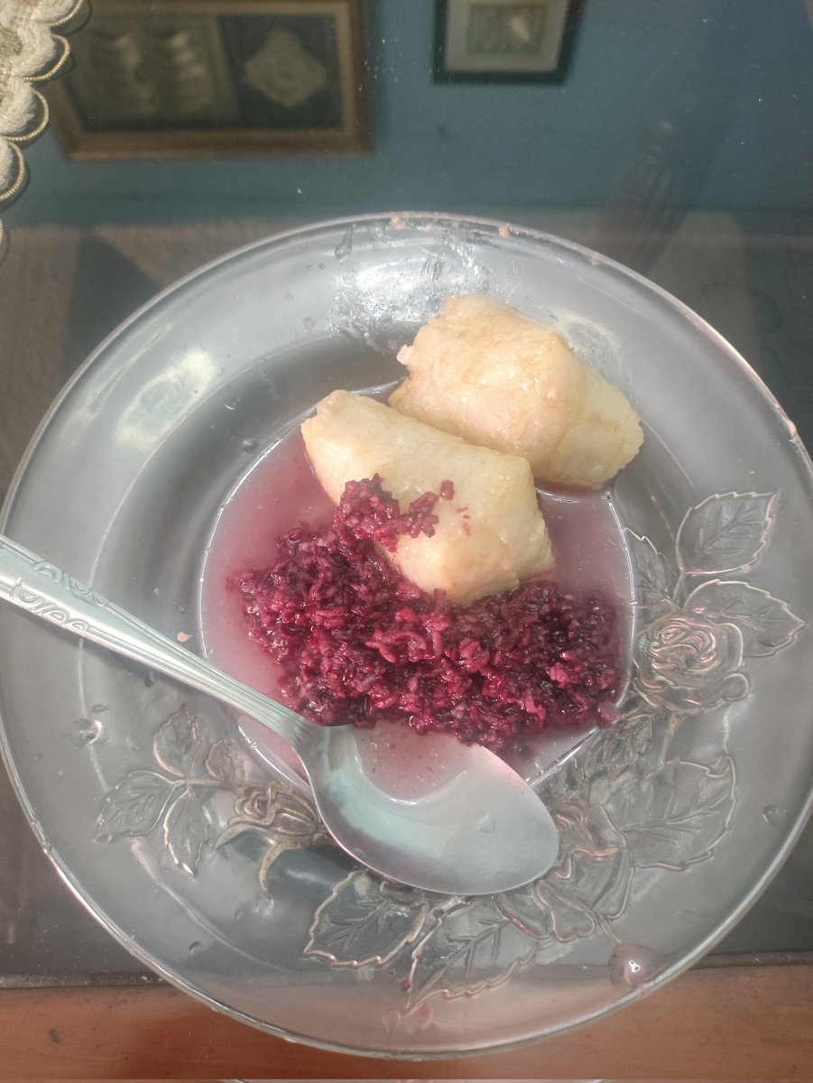 Gritual and Gfooditual!

Happy eid mubarak for everyone who celebrate it. Please forgive me if do something bad. May the god bless us.

Btw i gonna show you my traditional food during eid Mubarak. This food is commonly served by Sumatran or Malay communities. We call it Lemang