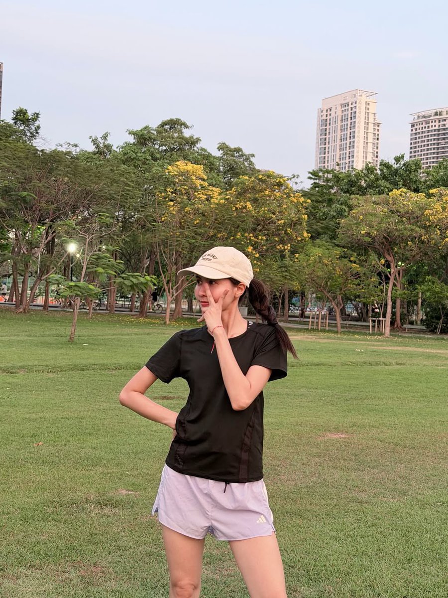 NamneungMilinTH's tweet photo. [IG With.NamNeung]

เอ่า ออกมาวิ่ง วิ่งสิวิ่งสิ น้ำหนึ่งทาโร่~ @.milinnn.d 🏃🏻‍♀️☁️ 🎶

 #NamneungMilinD https://t.co/Ax6eV4ZnZ5