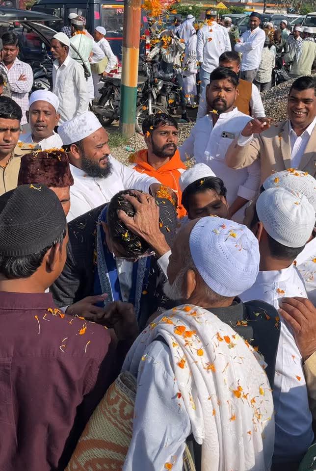 अमन और भाईचारे का संदेश देने वाले पावन पर्व ईद-उल-फितर पर पुरकाजी विधानसभा के ग्राम बरला में अपनों के बीच ..
#EidMubarak 
#EidMubarak2026