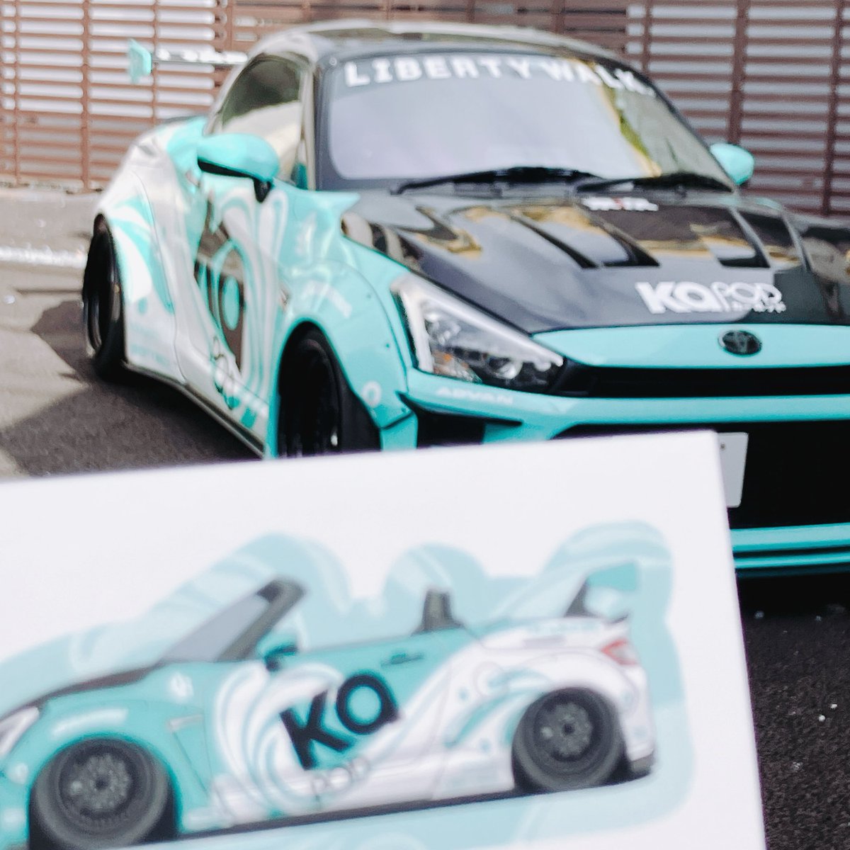 キティ tweet media