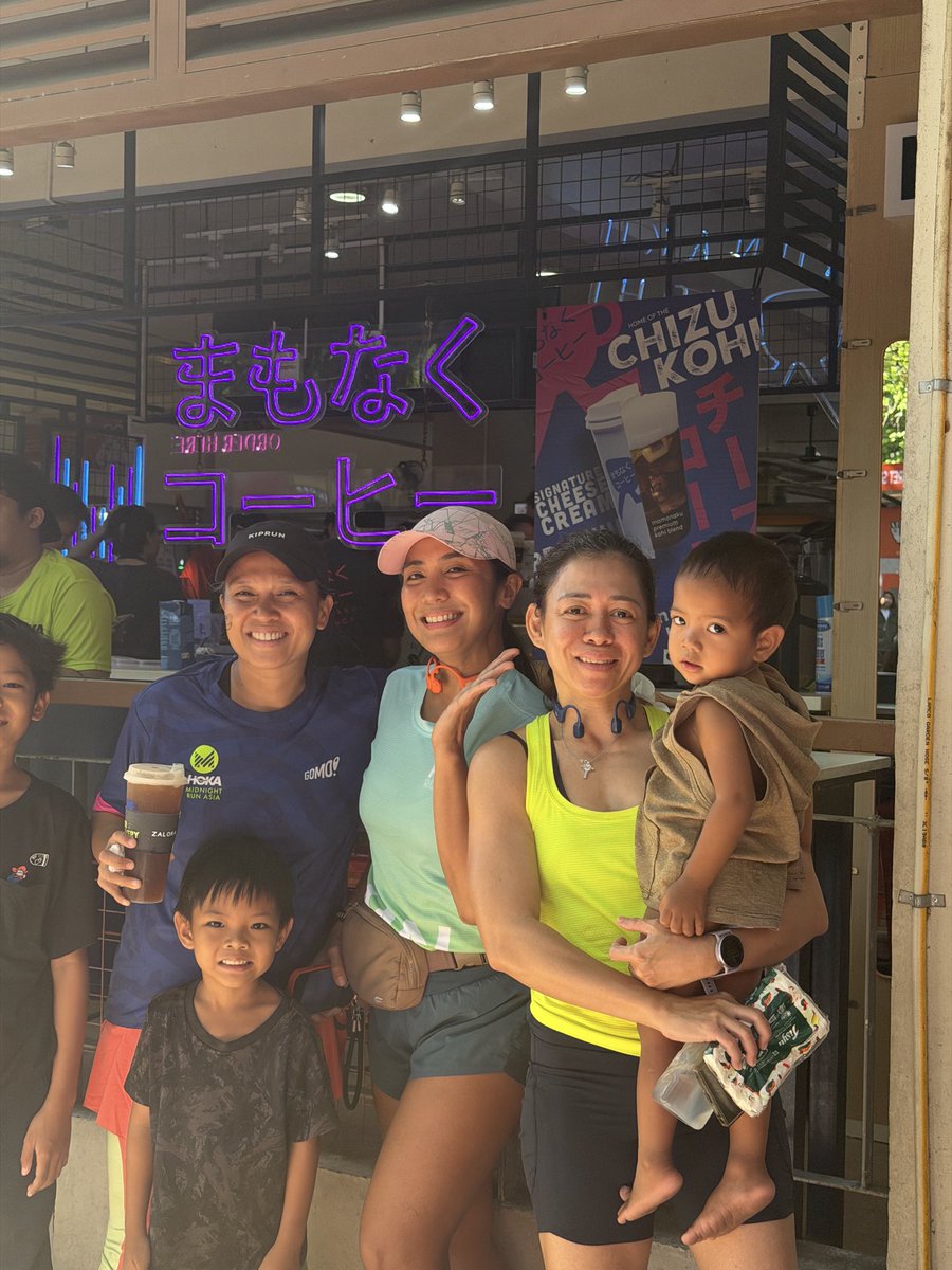 sah1ee's tweet photo. From Breastfeeding Pinays to Running P-inays! 

Hoka Run Training with ZALORA &amp; UP Dreamers https://t.co/UjnqgleSvq