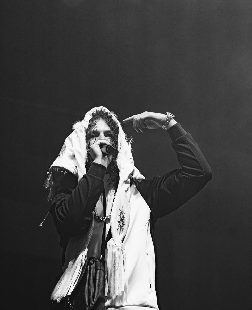 hourly bladee 🗡️🃏🛡️ tweet media